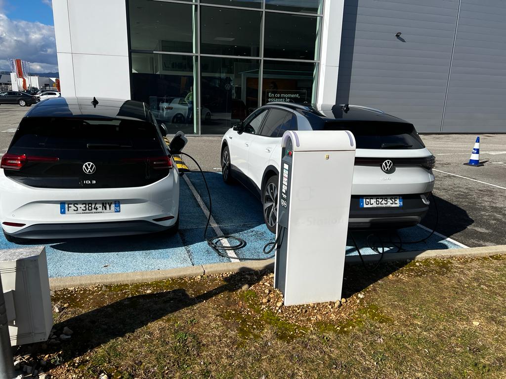 Installation de bornes de charge pour véhicules électriques en Rhône Alpes