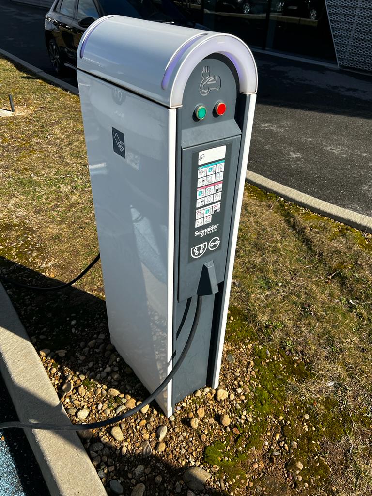 Installation de bornes de charge pour véhicules électriques en Rhône Alpes