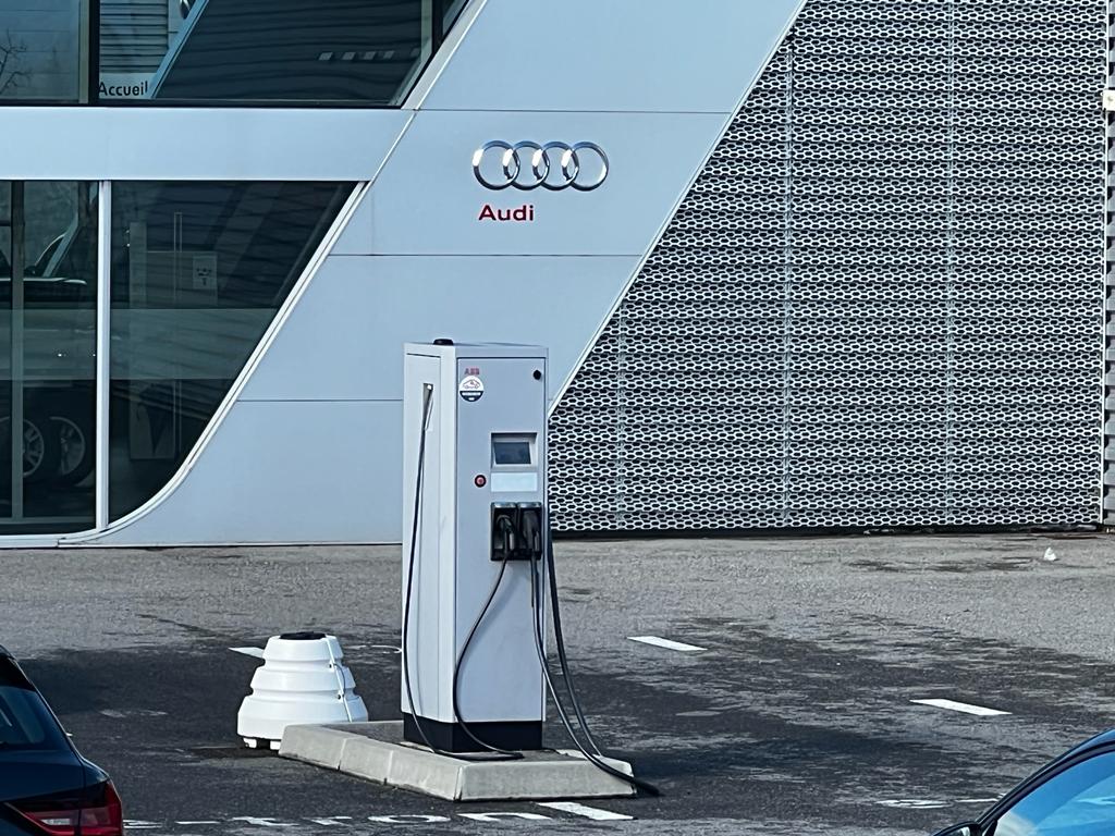 Installation de bornes de charge pour véhicules électriques en Rhône Alpes