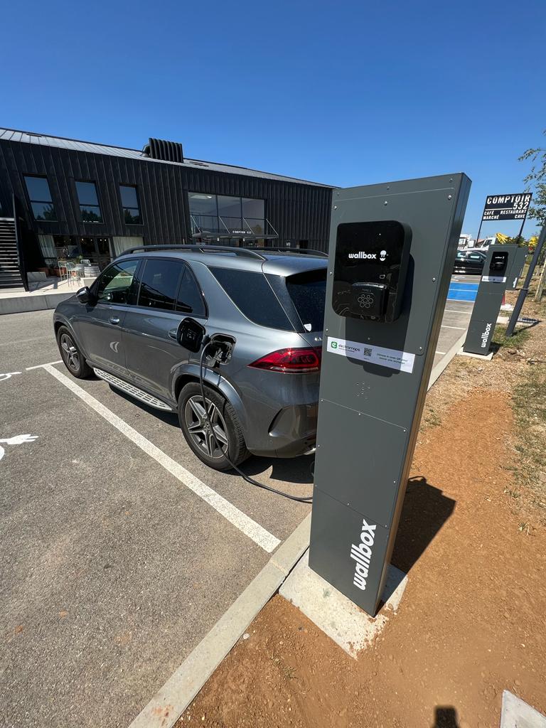 Installation de bornes de charge pour véhicules électriques en Rhône Alpes