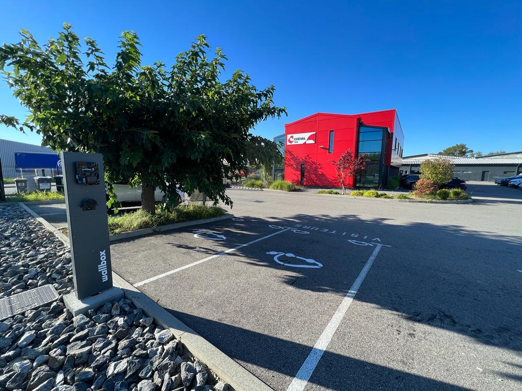 Installation de bornes de charge pour véhicules électriques en Rhône Alpes